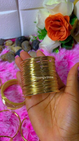 Bracelets dorés mode élégante