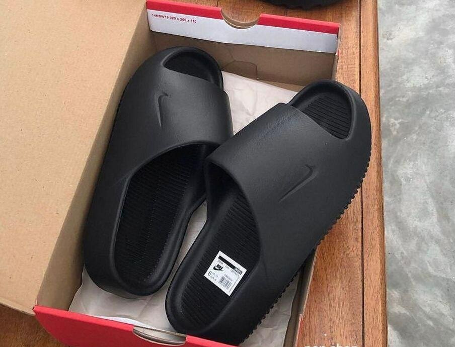 Nike slippers