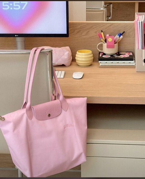 Sac à main rose élégant