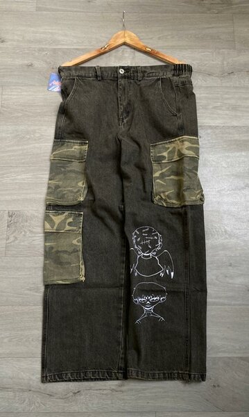 Jeans cargo homme noir avec poche camouflage