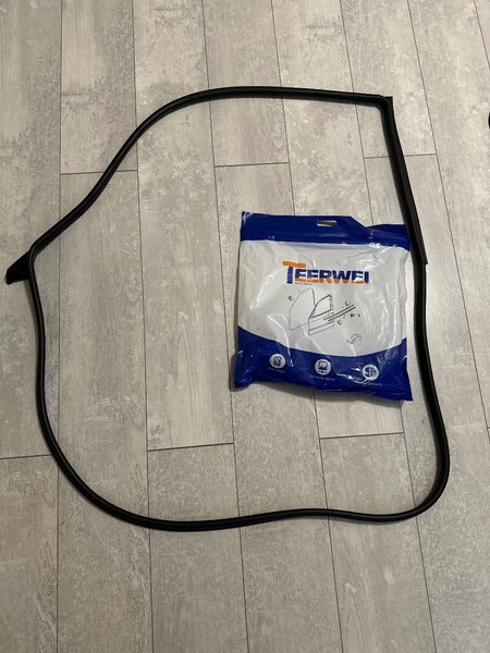 Уплотнители дверей Mercedes-Benz W124