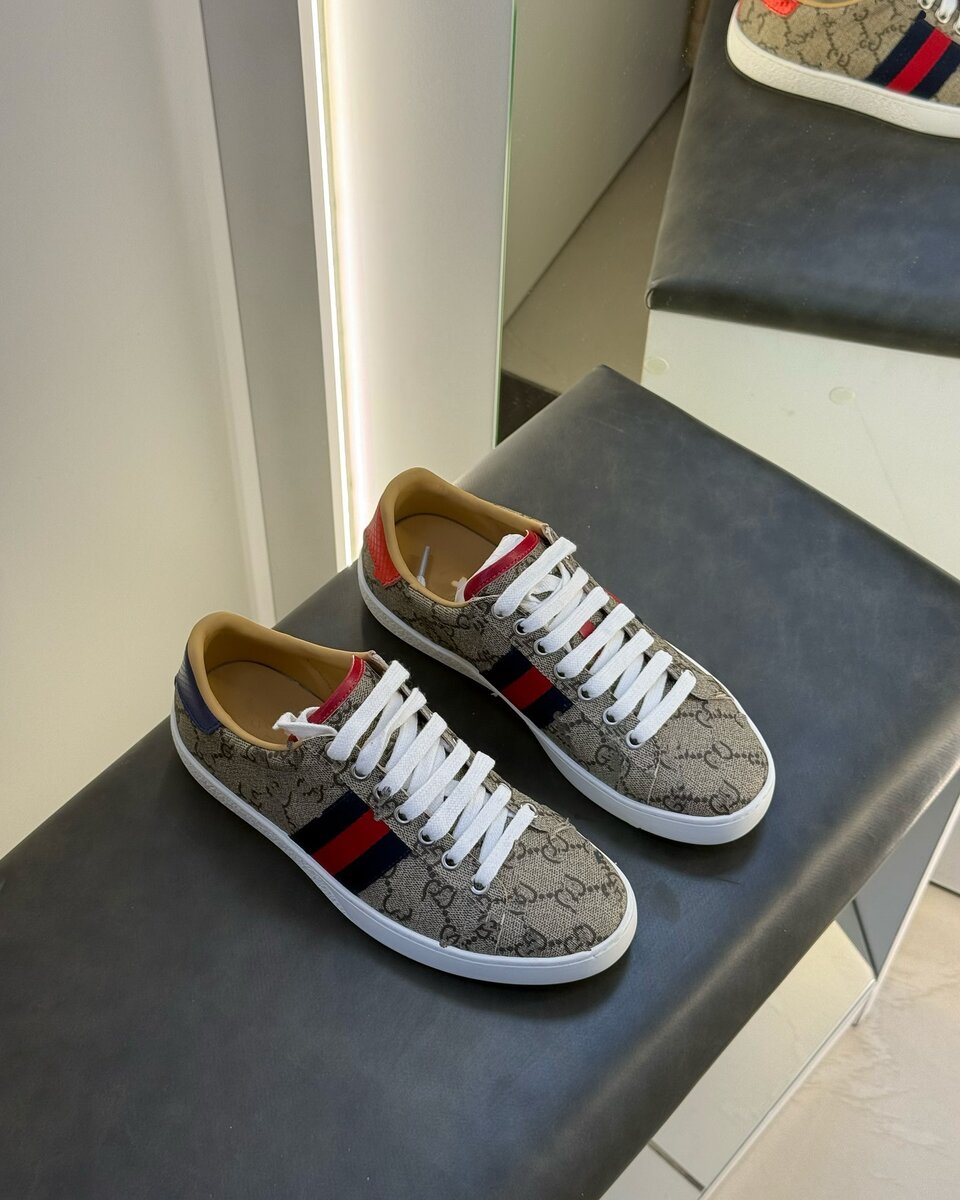 Стильные кроссовки лучшего качества