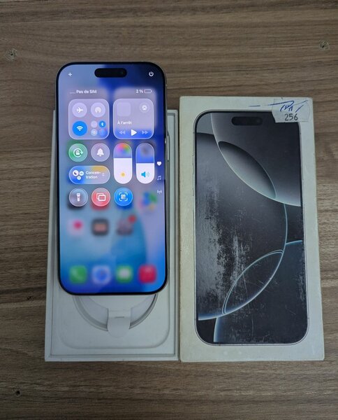 iPhone 15 Pro 256 Go Blanc