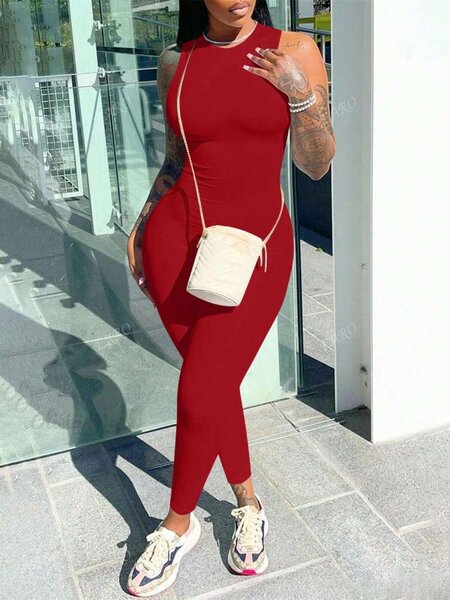 Combinaison moulante sans manches