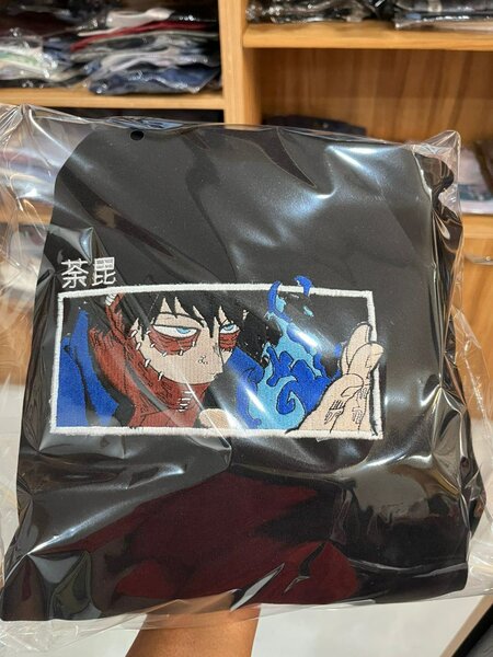 Hoodie brodée Anime