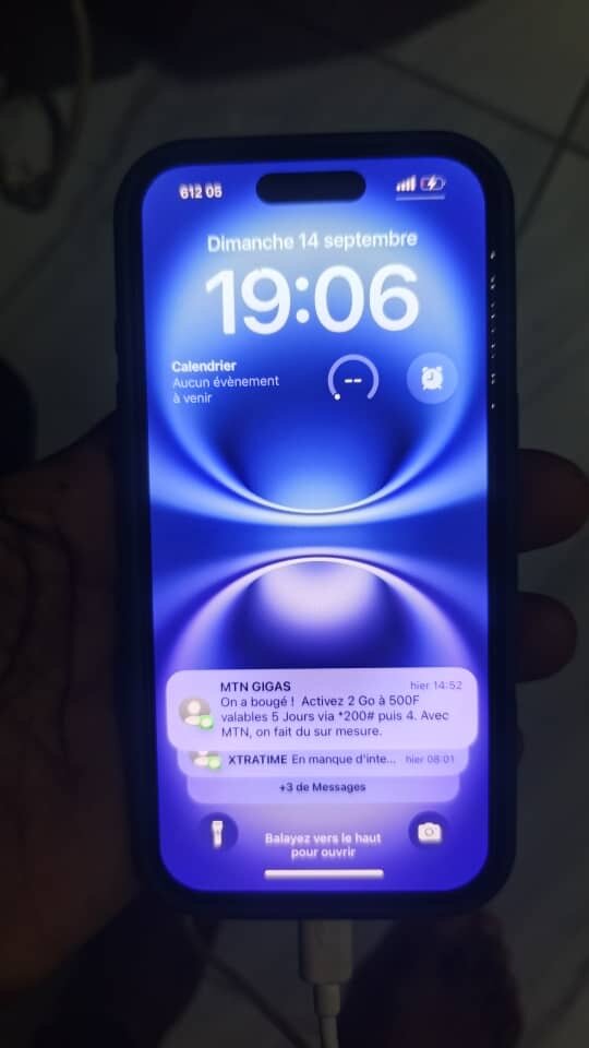 iPhone 16 simple 128go Violet