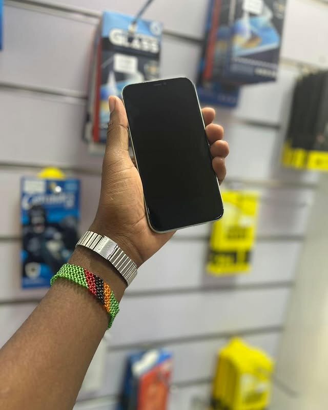 BRAND NEW IPHONE 🍏 pro 