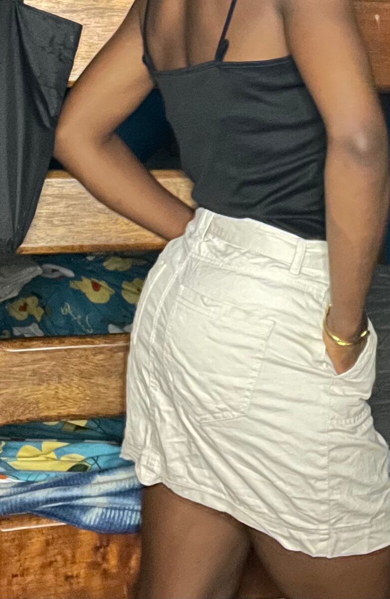 Jupe en coton beige avec ceinture