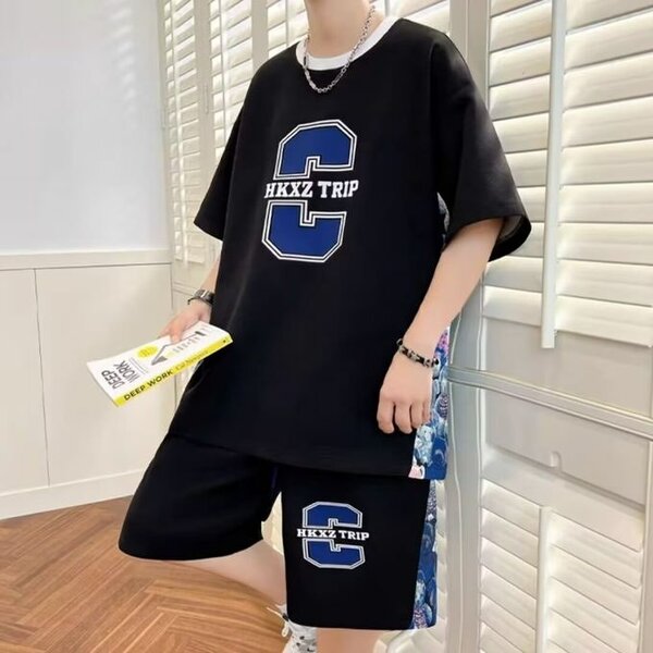 Ensemble Tshirt et Short.