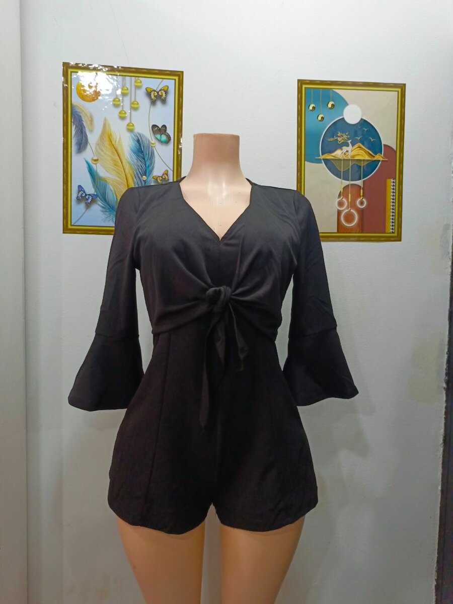 Combinaison noire élégante