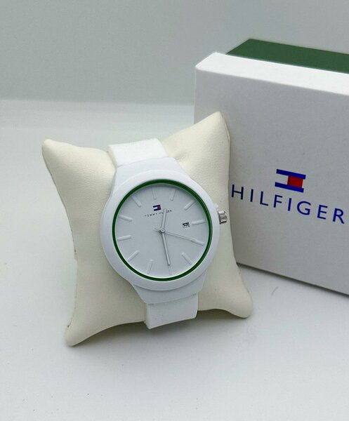 Montre blanche élégante