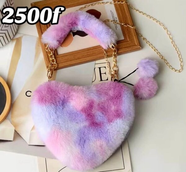Sac cœur en peluche coloré