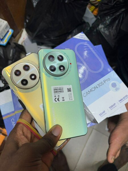 TECNO CAMON 30S PRO 256GB 16GB RAM PREMIÈRE COPIE CONFORME