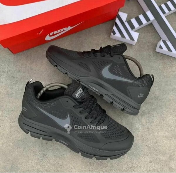 Chaussures running noires Homme