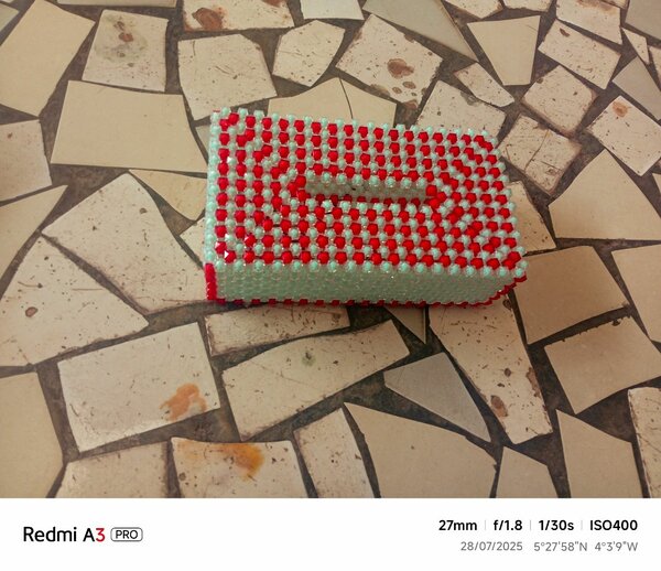 Boîte à mouchoirs perles artisanale