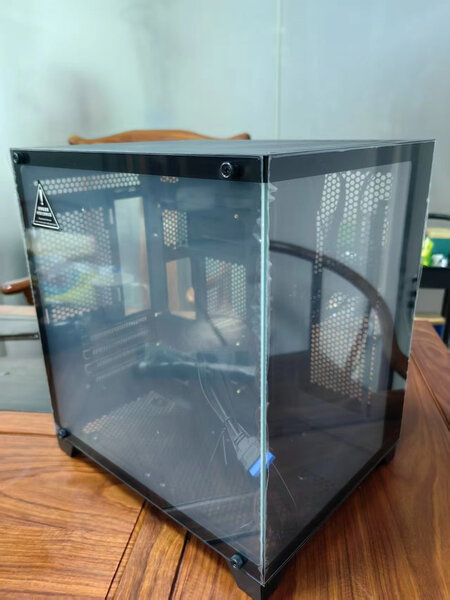 Boîtier aquarium M-ATX