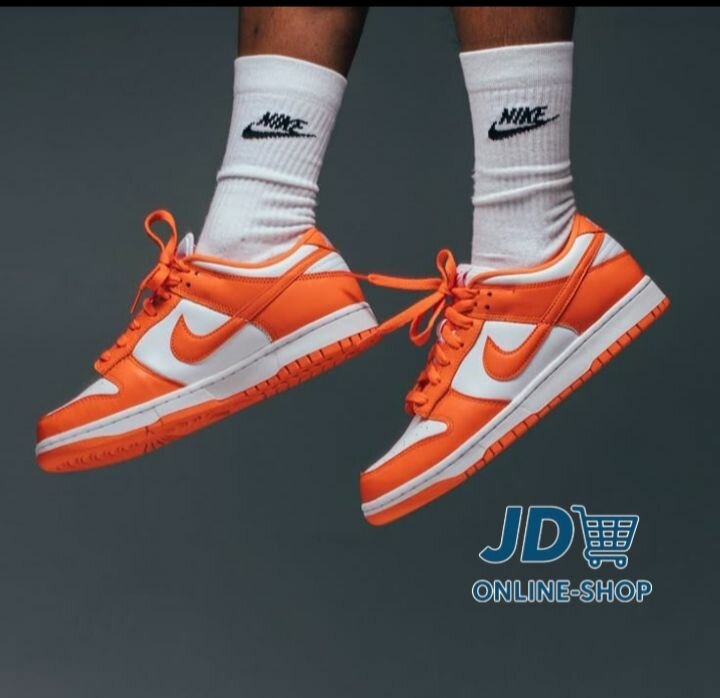 Baskets Nike orange-blanc