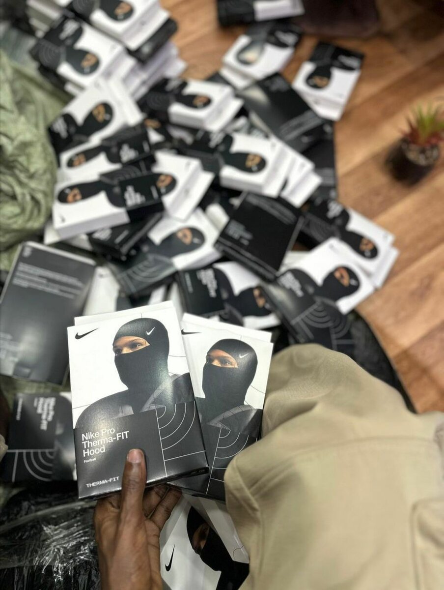 Cagoule Nike Pro ajustée noire