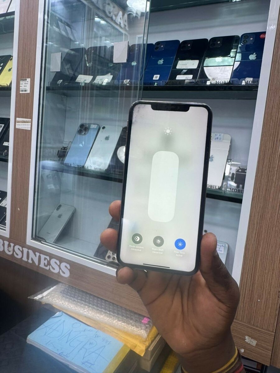 Xsmax 256giga tout passe prix: 120.000f