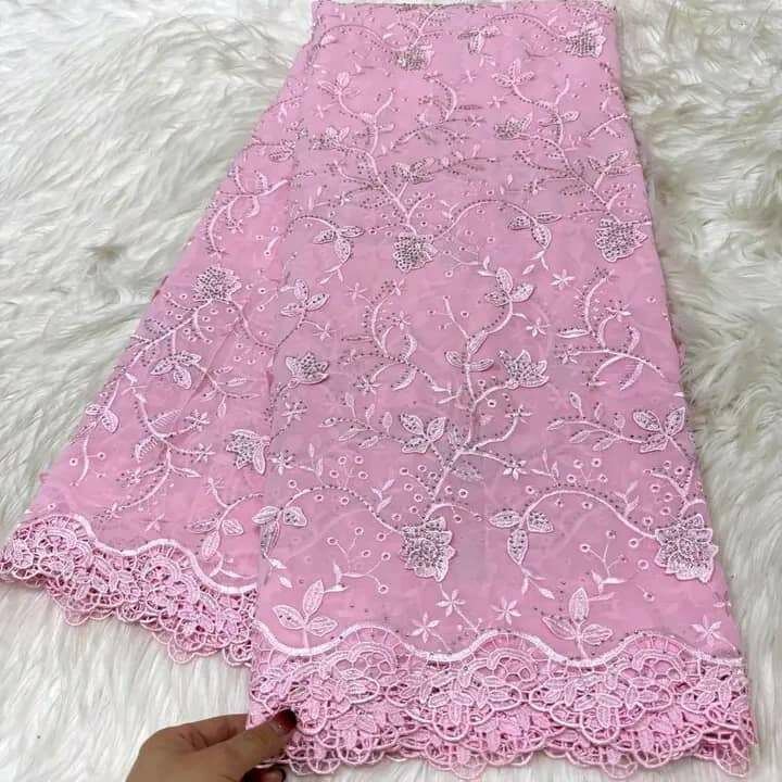 Tissu dentelle rose floral