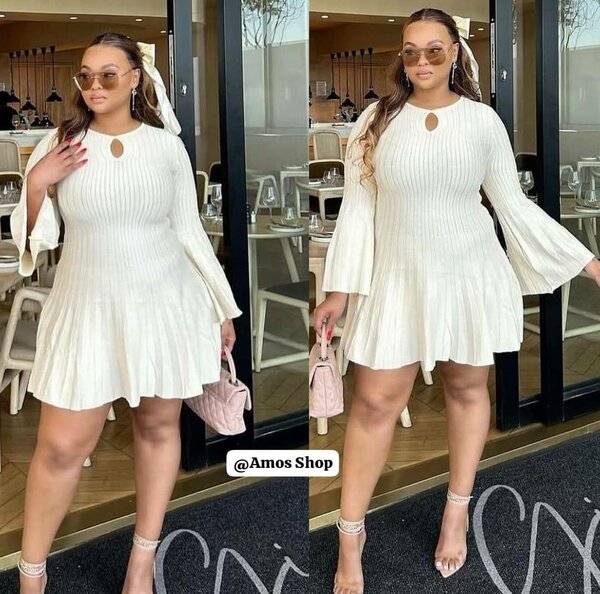 Robe blanche à manches évasées