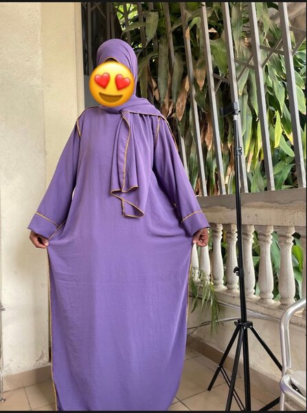Abaya moderne en violet