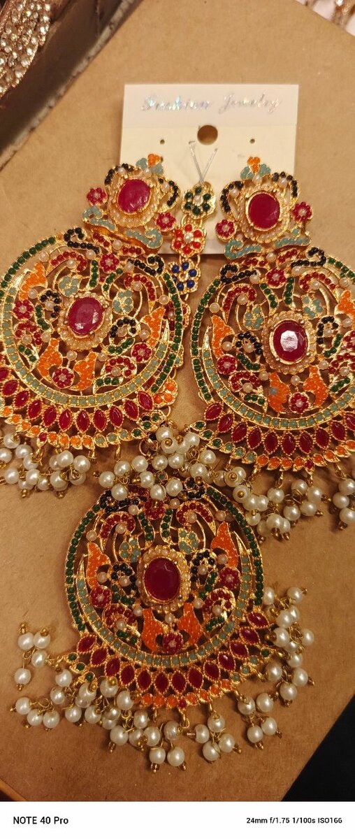 Bandia &Earing No Ratan