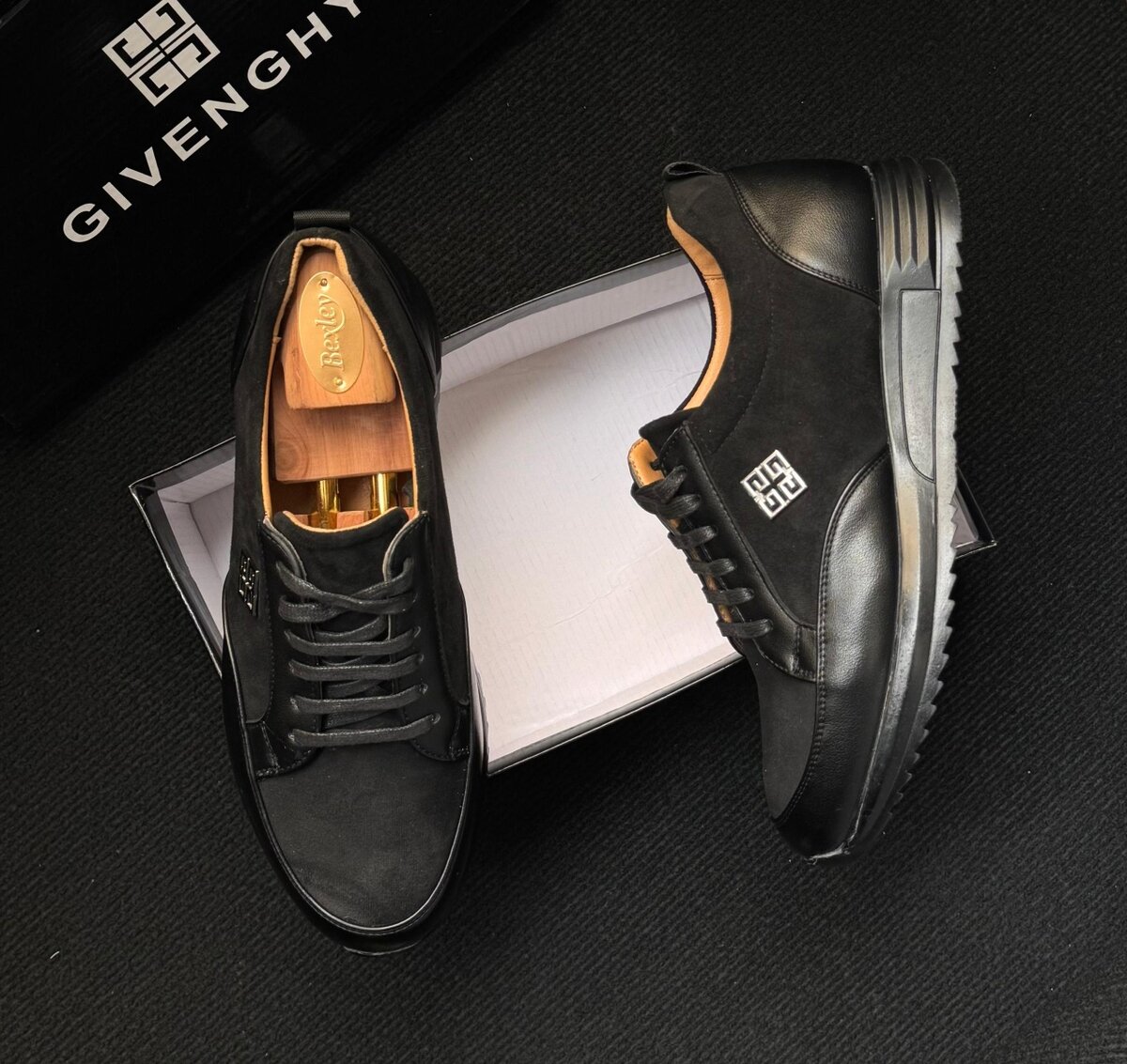 Chaussures élégantes en cuir noir