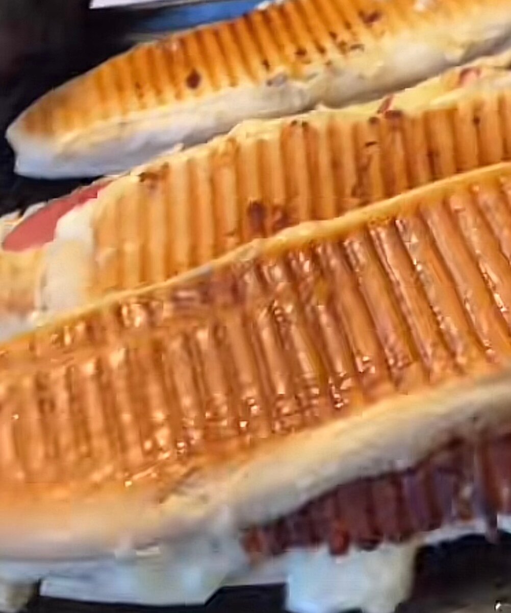 Panini au jambon fromage