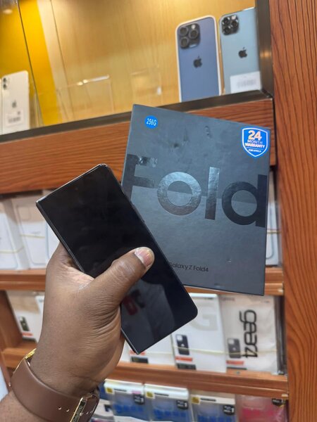 Samsung Galaxy Z Fold 4