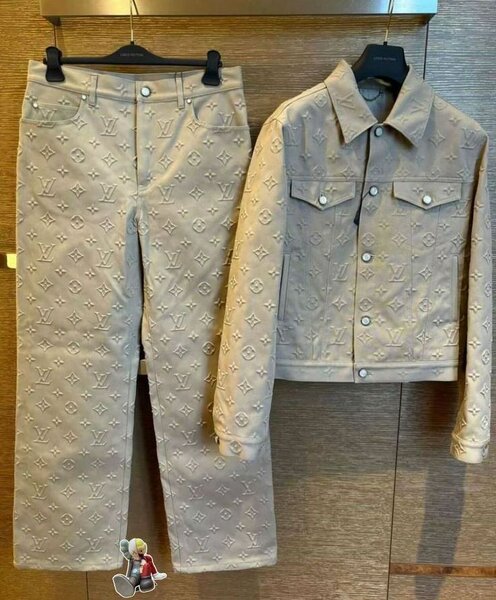 Ensemble veste et pantalon brodé