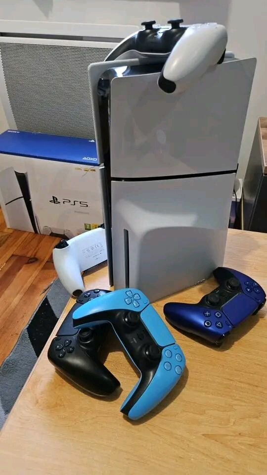 Console PS5 avec Manettes