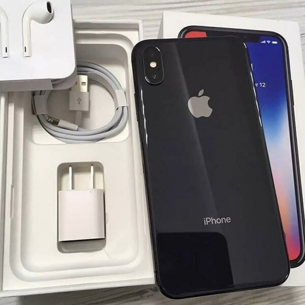 iPhone avec accessoires
