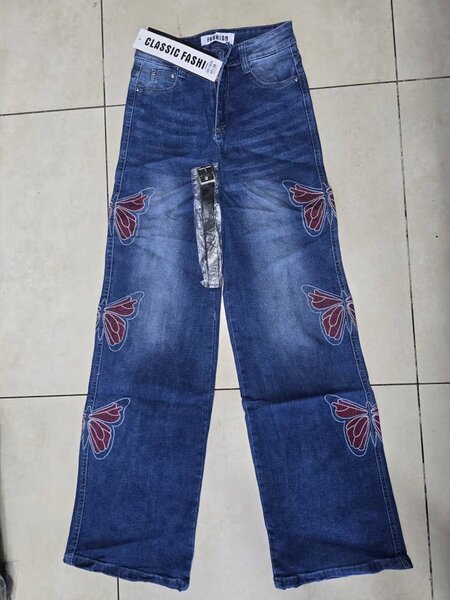 Jeans larges avec motifs