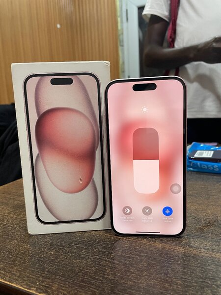 IPHONE 15 SIMPLE 128Go AVEC CARTON