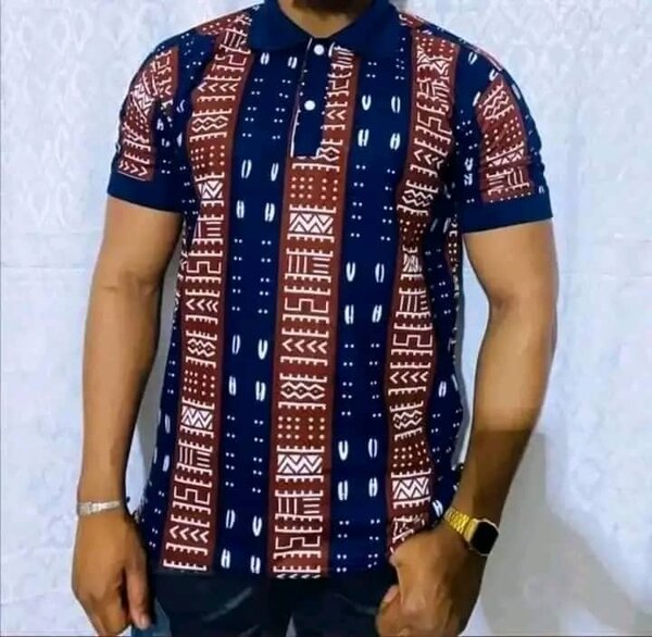Polo à motifs ethniques