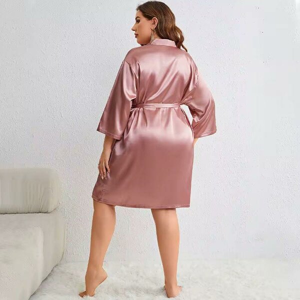 Robe en satin élégante