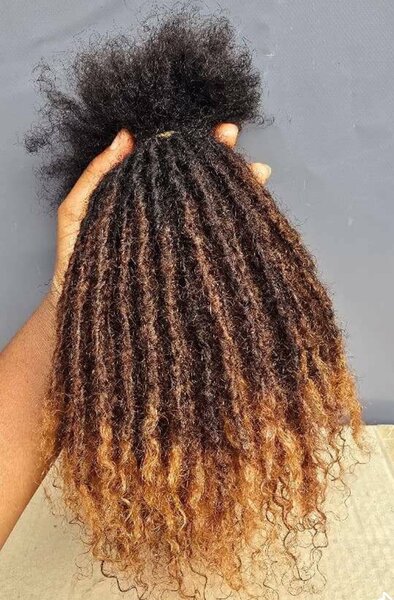 Extensions bouclés ombrés
