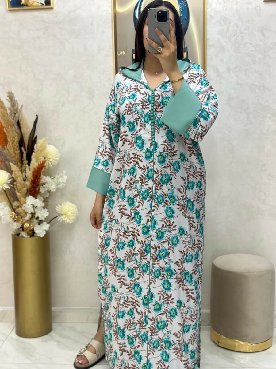 Robe élégante à motifs floraux