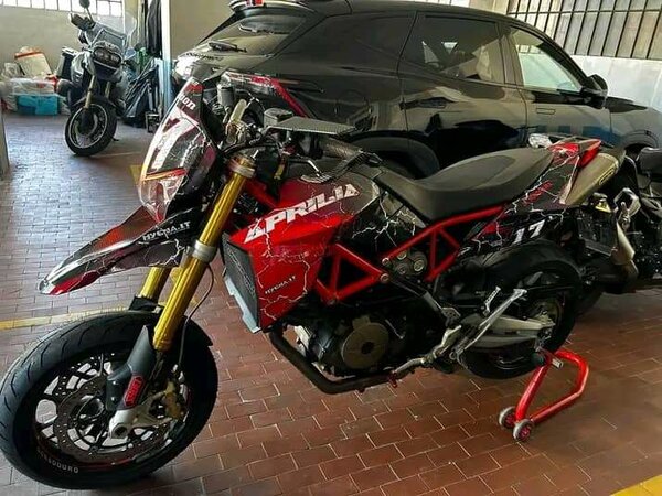 Moto Aprilia Rouge Sportive