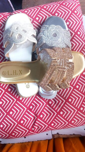 Sandales strass élégantes