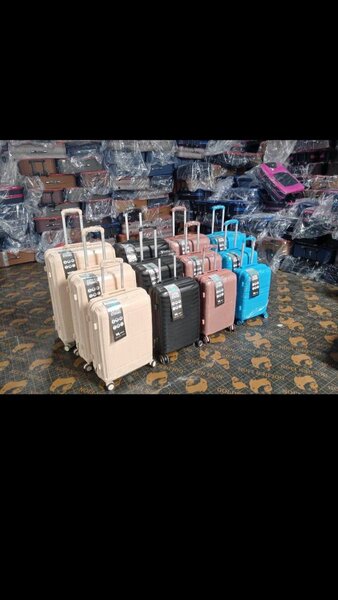 Valises Rigides à Roulettes