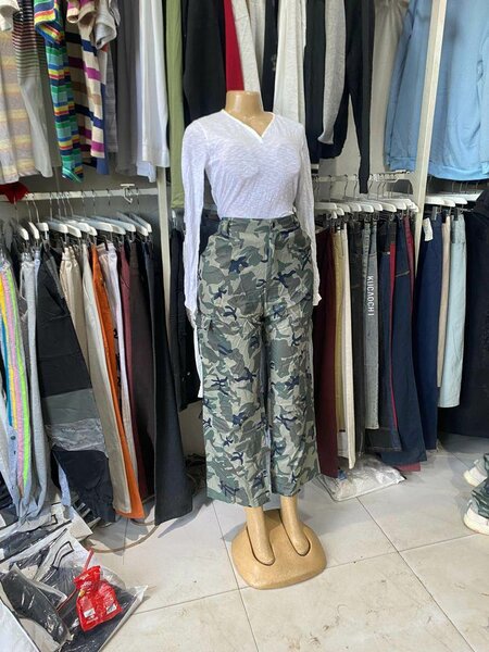 Tops K 40 and cargo pants K120