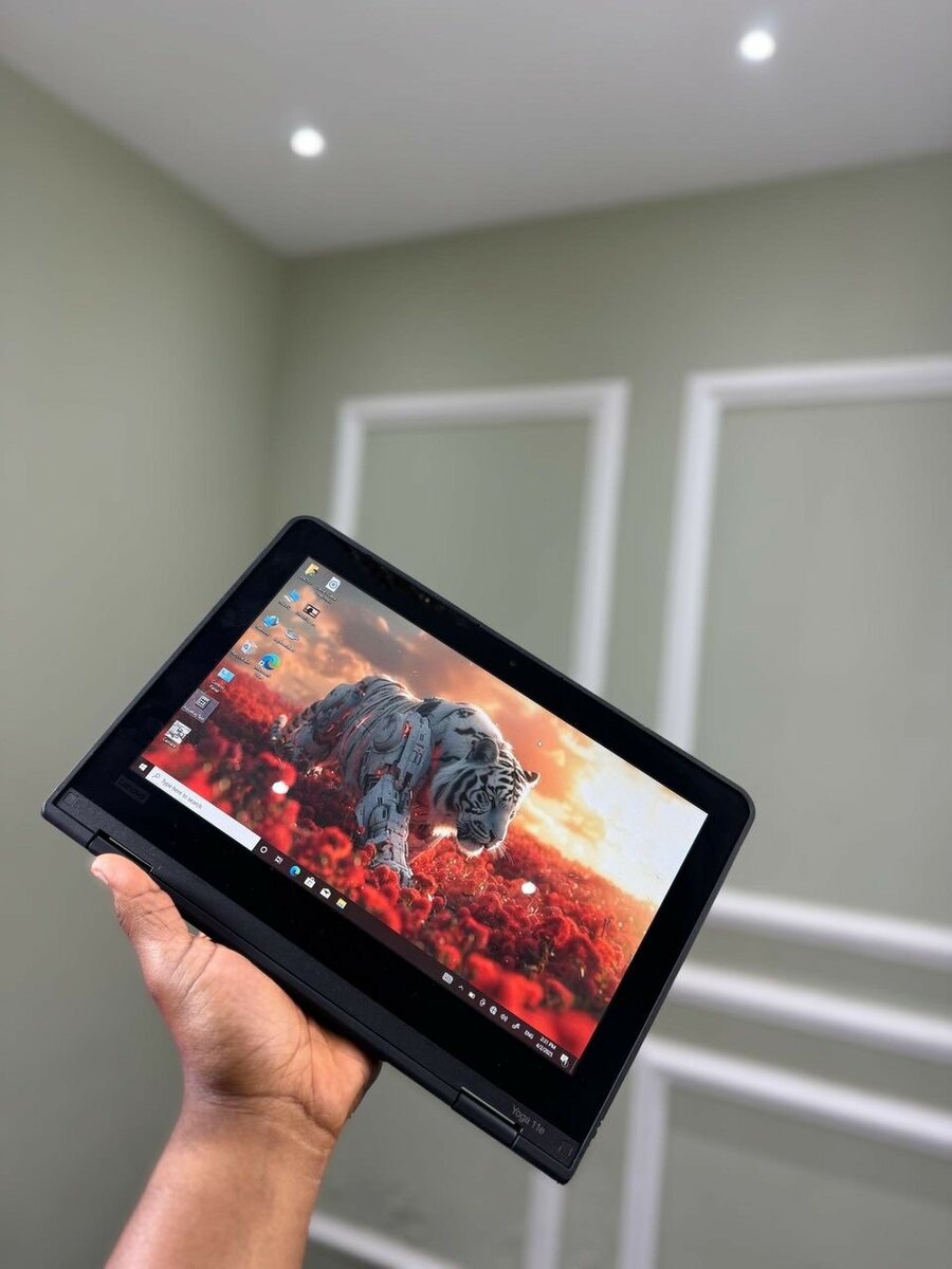 *LENOVO THINKPAD YOGA 11e*