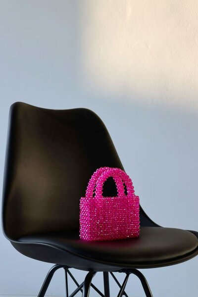 Sac à main perlé rose