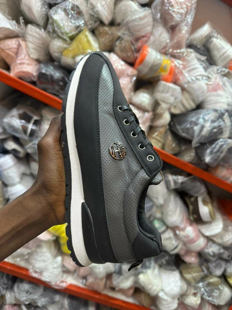 Baskets élégantes pour homme