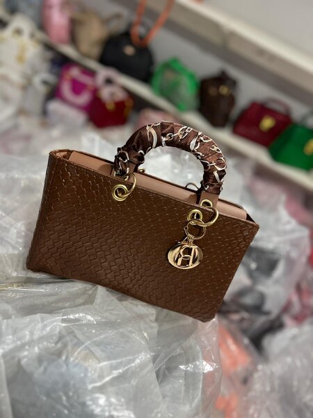 Sac à main élégant en cuir