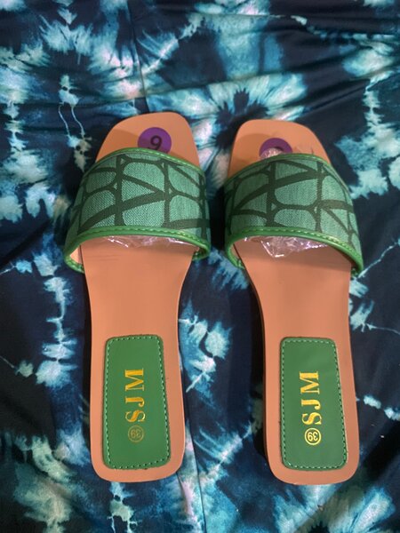 Tongs élégantes pour femmes