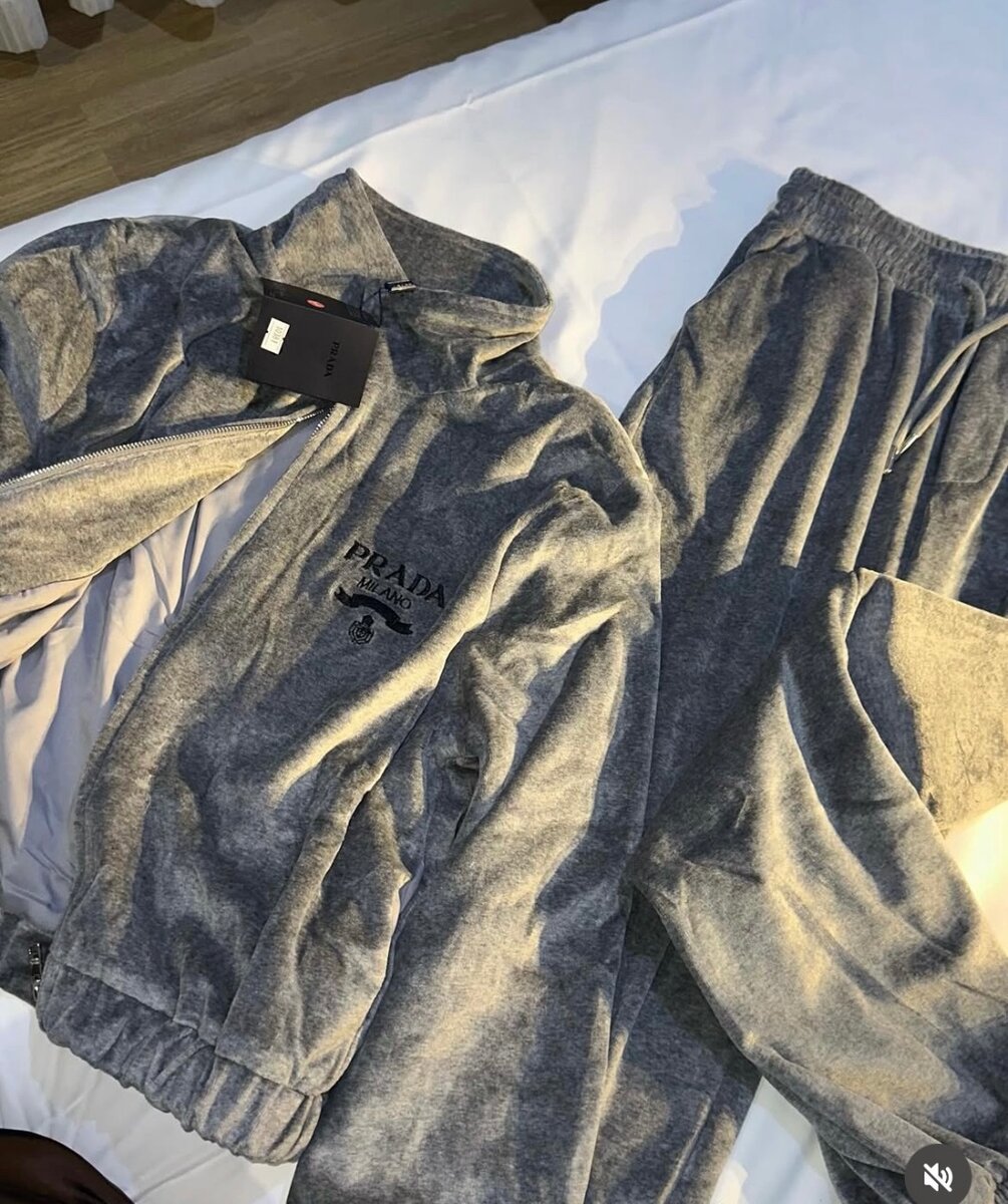 почти новый 1  2 раза одевала