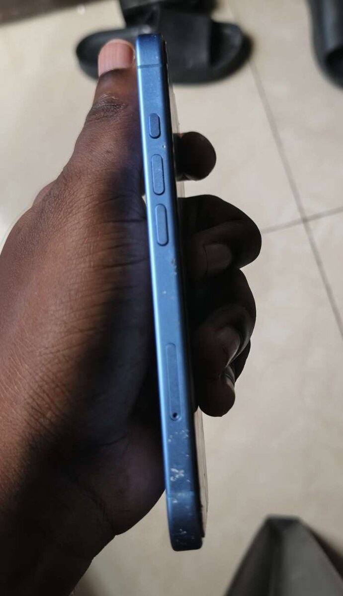 iPhone 16 simple Bleu 128Go